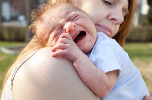 小婴儿啼哭隐藏哪些健康疾患？